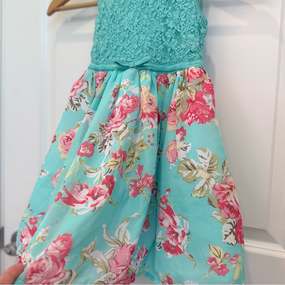 Little Girl Floral Summer Dress Size: 5yr Spring/Summer/Birthday Party/ Events - Picture 4 of 7